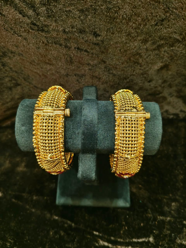 Gold plated Bangles 2 pic Brod design Openable size 2.2