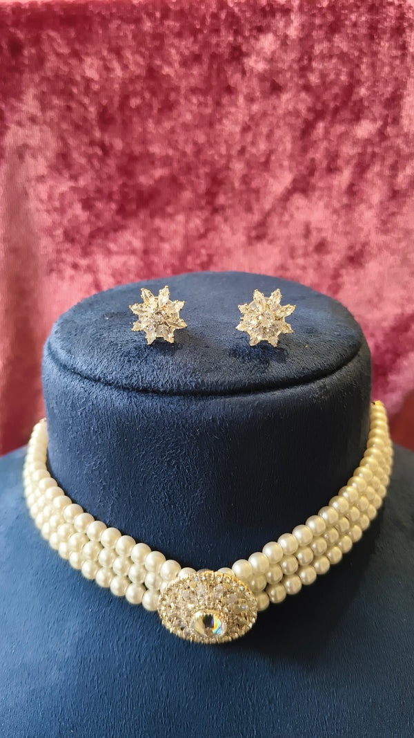 Necklace Choker with pearl