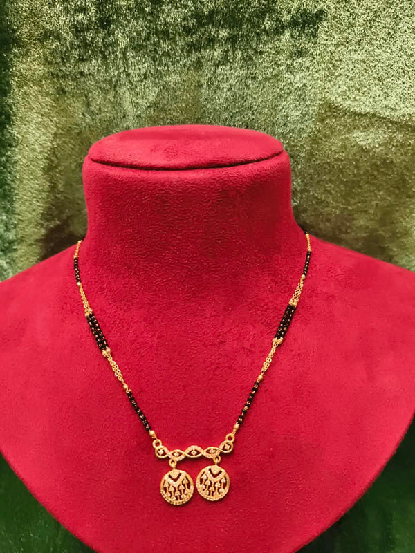Short Length New Design Mangalsutra artificial imitation Short Mangalsutra with black breads And stone pendant
