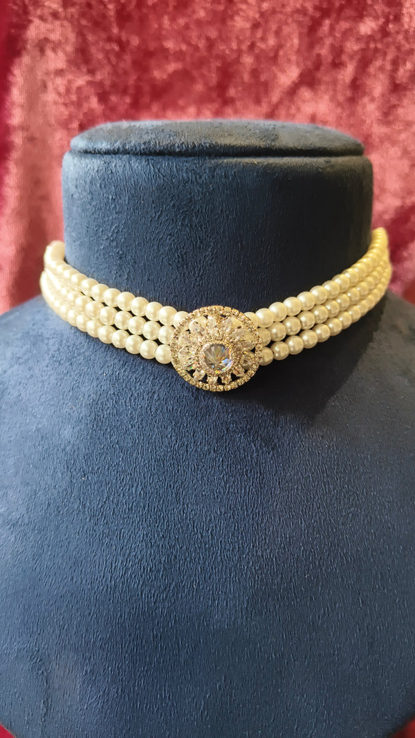 Necklace Choker with pearl