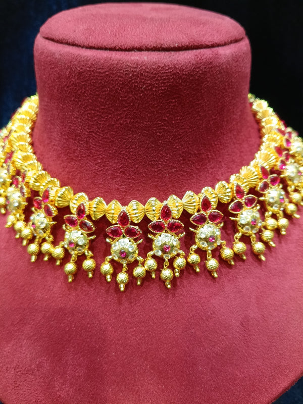 TraditionalGoldan Stone Necklace