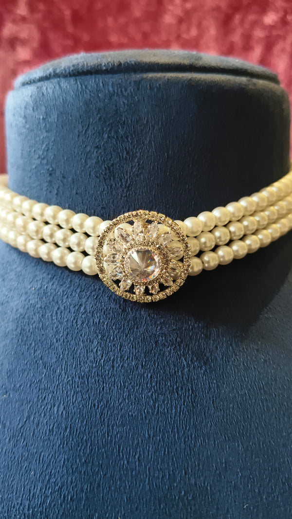 Necklace Choker with pearl