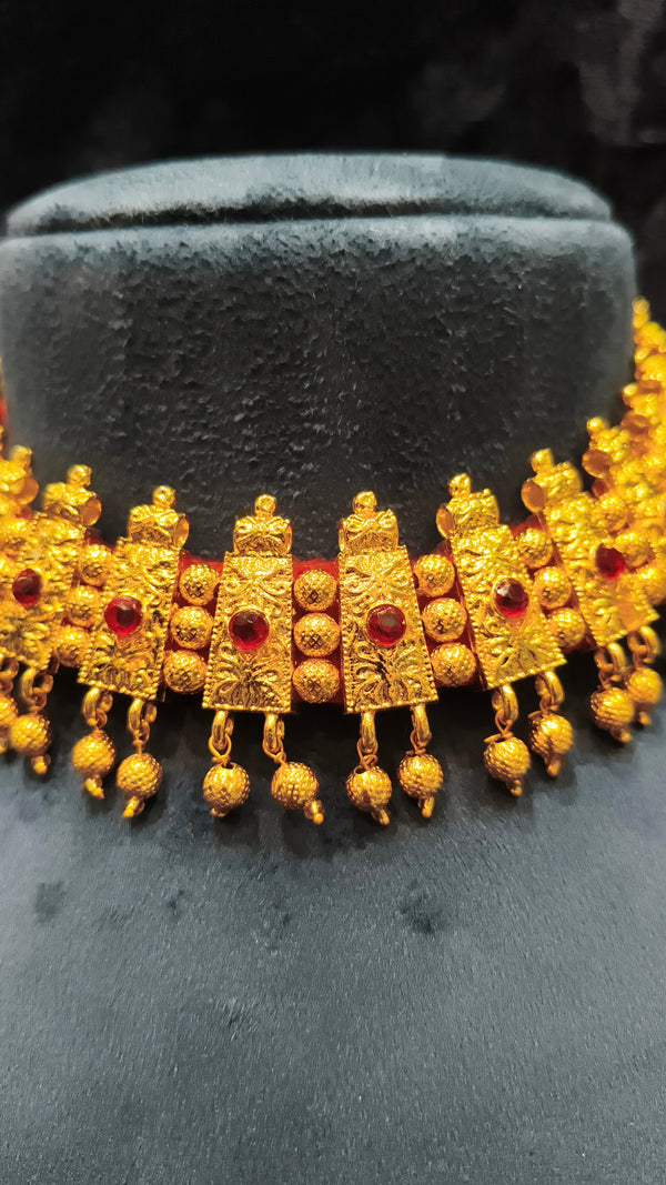 Thushi Choker Necklace