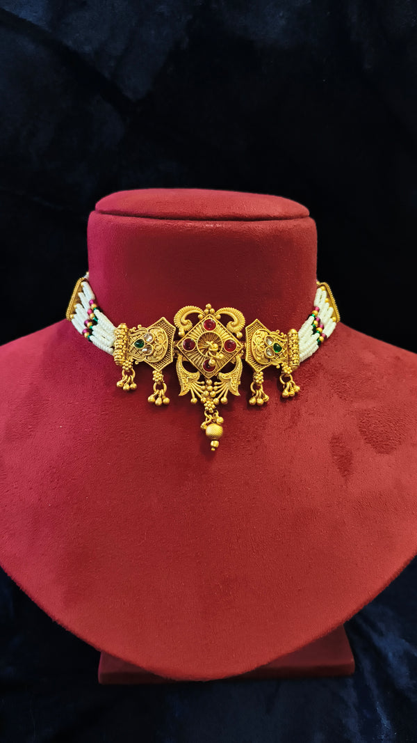 Choker With Moti Rajwadi design