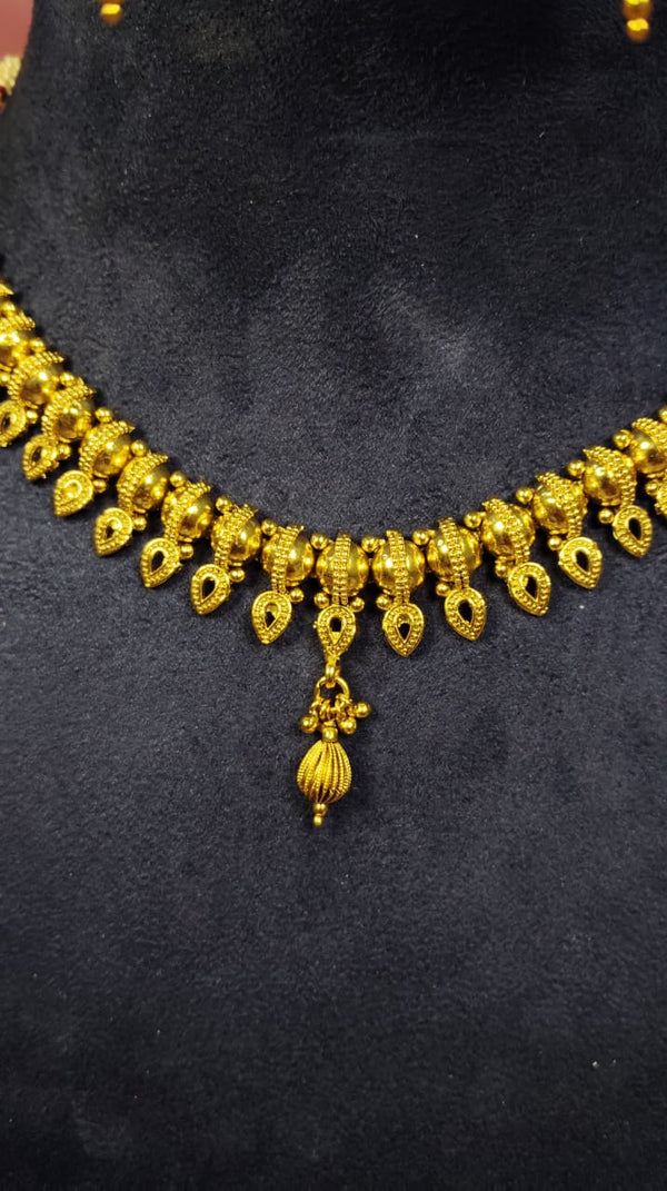 Short Plain Necklace
