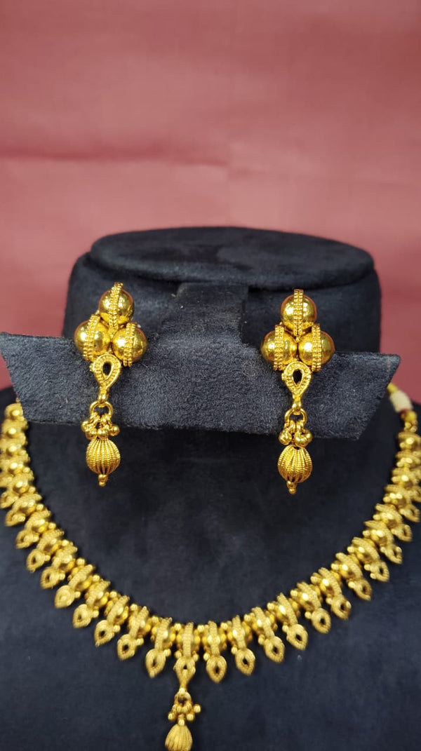 Short Plain Necklace