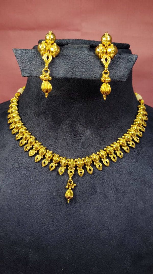 Short Plain Necklace