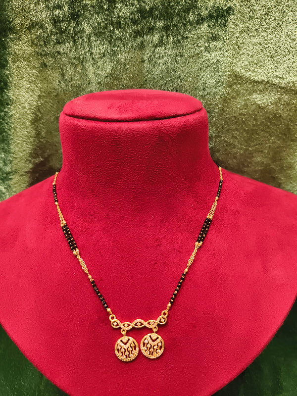 Short Length New Unique Design Stone Mangalsutra Artificial Imitation Mangalsutra With Black Breads With Stone And moti pearl