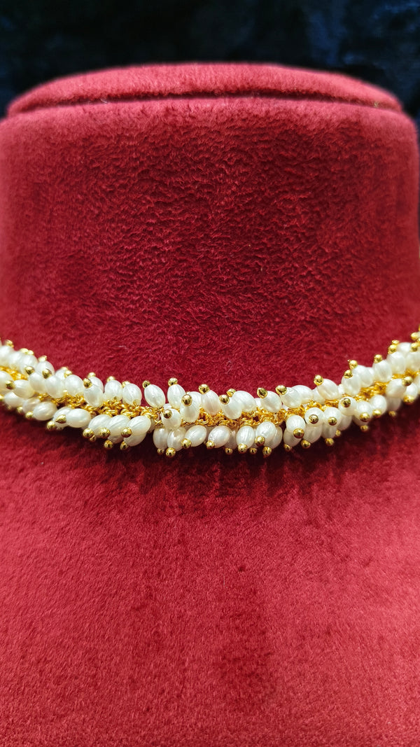 Delicate Moti Choker With Earrings