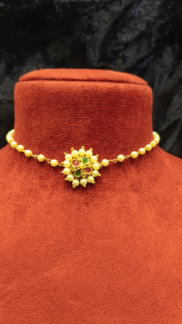 Choker Necklace With Moti