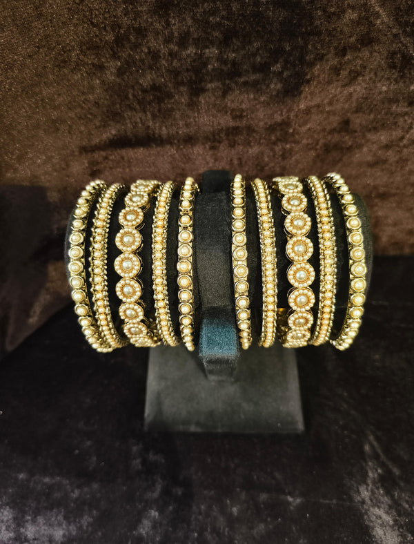 Bangles with pearl and moti Size 2.4