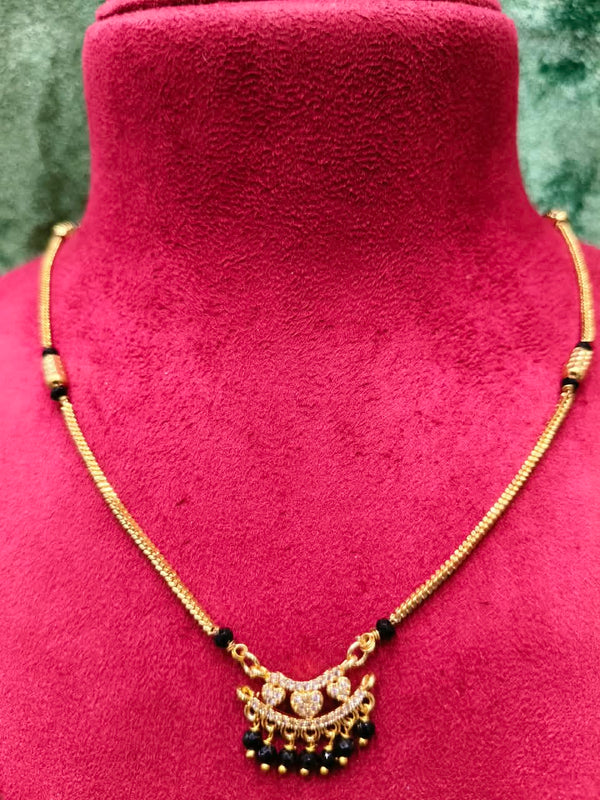 Short mangalsutra with pendant