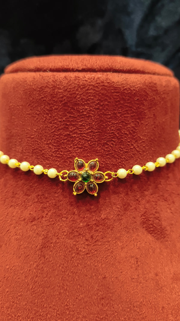 Delicate Choker necklace