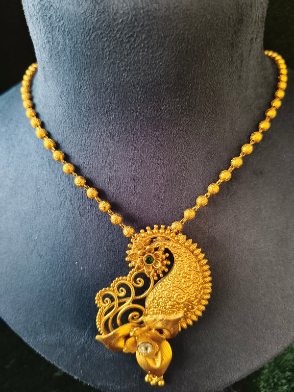 Chain pendant necklace