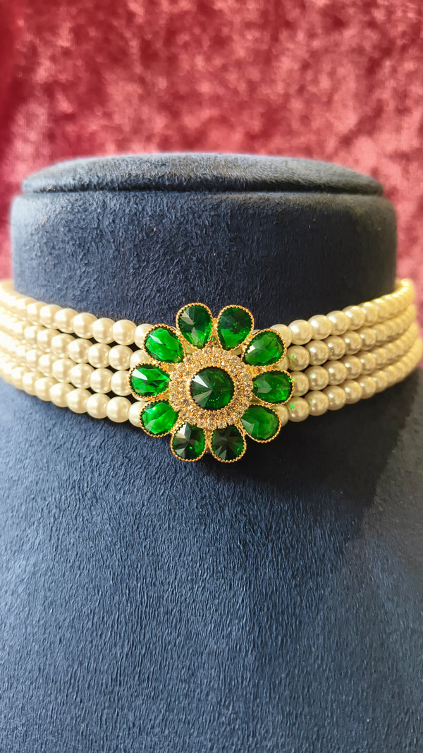 Choker Necklace With Moti Pearl And Green Stone