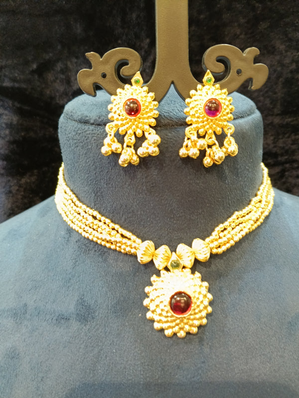 Thushi moti Goldan Necklace