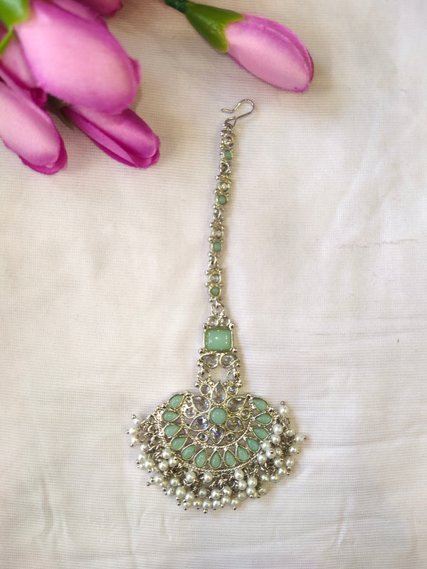 Kundan mangtika bindi