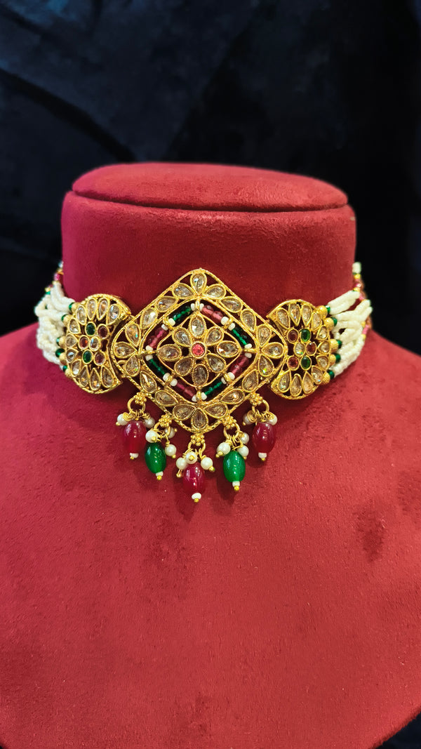 Choker With Stone